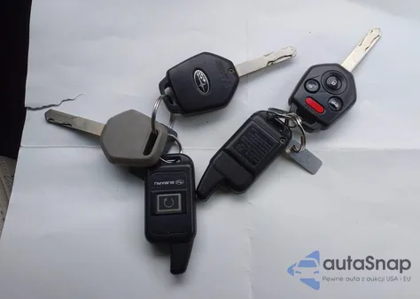 2010 Subaru Outback 2.5I Limited z USA, uszkodzony, nr VIN 4S4BRBLC0A3372868